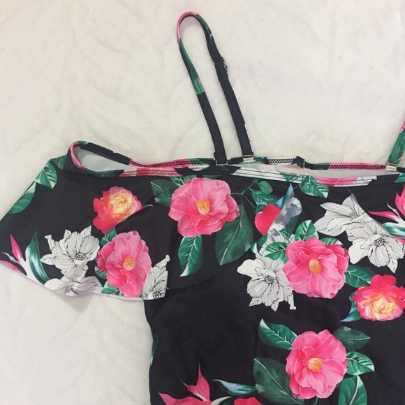 🛍 Black Floral One-piece Swimsuit Off Shoulder - Picture 4 of 8